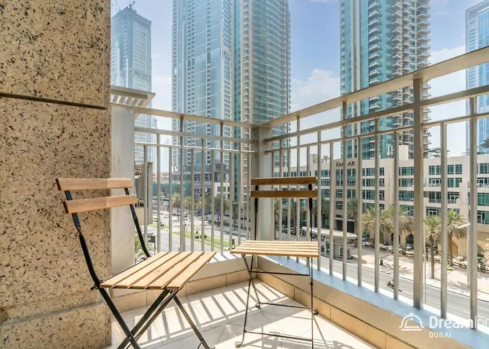 Dream Inn Apartments - Standpoint Tower
